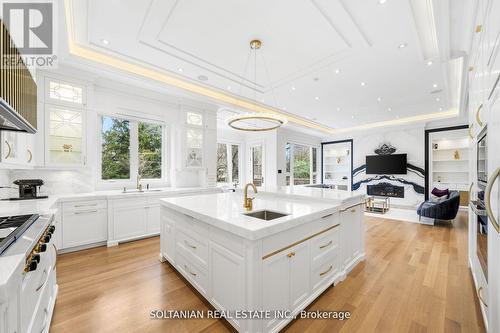 148 Munro Boulevard, Toronto (St. Andrew-Windfields), ON - Indoor Photo Showing Kitchen With Upgraded Kitchen