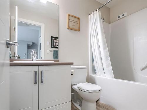 105-4960 Songbird Pl, Nanaimo, BC - Indoor Photo Showing Bathroom