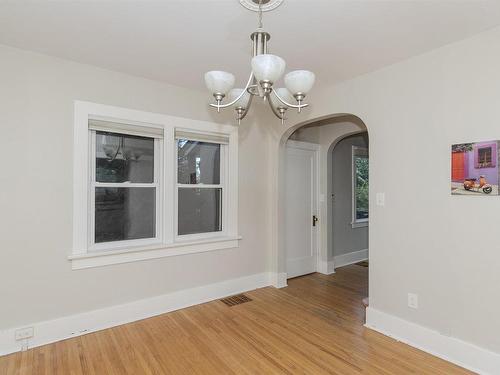 8 Elm Street, Thunder Bay, ON - Indoor Photo Showing Other Room