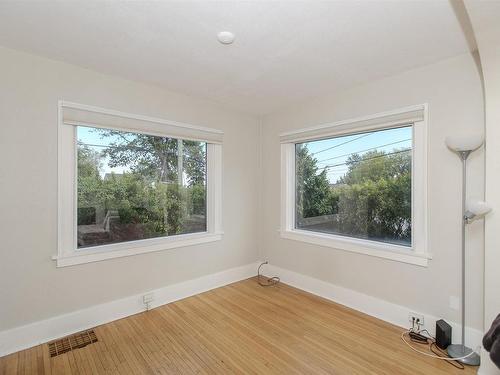 8 Elm Street, Thunder Bay, ON - Indoor Photo Showing Other Room