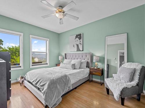 5-445 Dalgleish Drive, Kamloops, BC - Indoor Photo Showing Bedroom