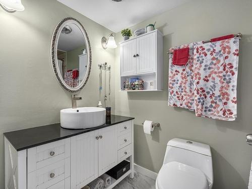 309-825 Hill Street, Ashcroft, BC - Indoor Photo Showing Bathroom