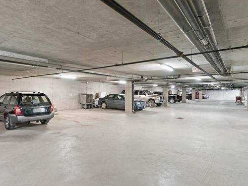 504-712 Sahali Terrace, Kamloops, BC - Indoor Photo Showing Garage