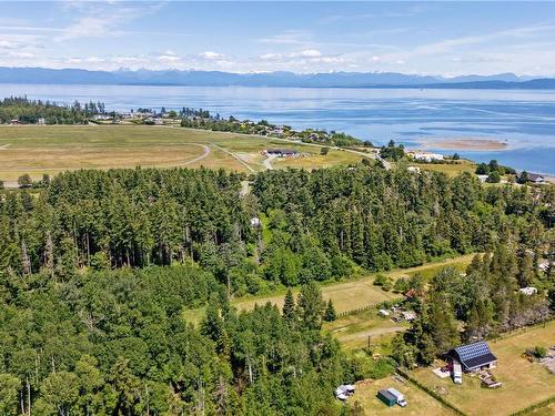 348 Lazo Rd, Comox, BC 