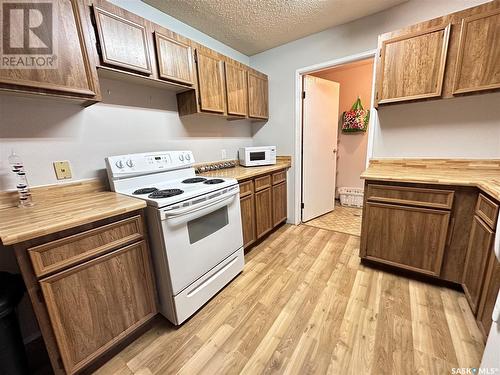 202 525 Dufferin Avenue, Estevan, SK - Indoor Photo Showing Kitchen