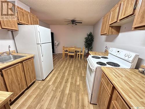 202 525 Dufferin Avenue, Estevan, SK - Indoor Photo Showing Kitchen