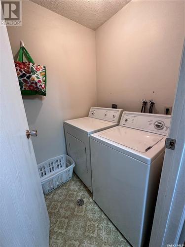 202 525 Dufferin Avenue, Estevan, SK - Indoor Photo Showing Laundry Room