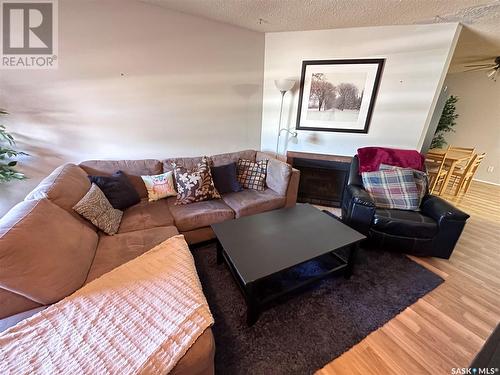 202 525 Dufferin Avenue, Estevan, SK - Indoor Photo Showing Living Room