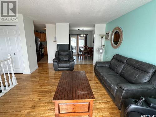 912 Aronec Place, La Ronge, SK - Indoor Photo Showing Living Room