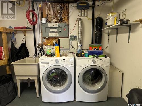 912 Aronec Place, La Ronge, SK - Indoor Photo Showing Laundry Room