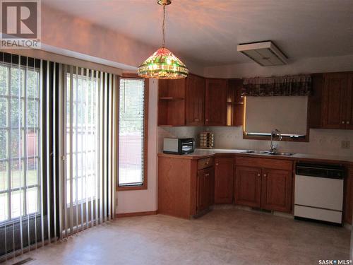 27 Groat Drive, Melfort, SK - Indoor Photo Showing Kitchen With Double Sink