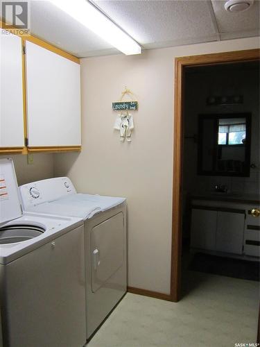 27 Groat Drive, Melfort, SK - Indoor Photo Showing Laundry Room