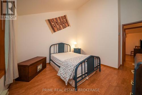 9919 Pinery Lane, Lambton Shores (Grand Bend), ON - Indoor Photo Showing Bedroom