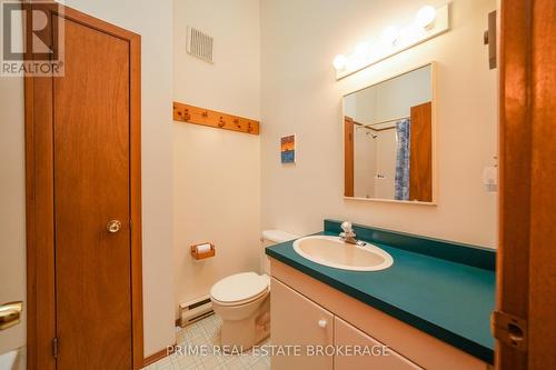 9919 Pinery Lane, Lambton Shores (Grand Bend), ON - Indoor Photo Showing Bathroom