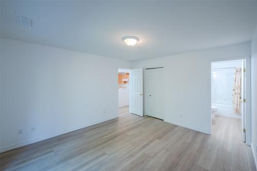 207-2245 Atkinson Street, Penticton, BC - Indoor Photo Showing Other Room