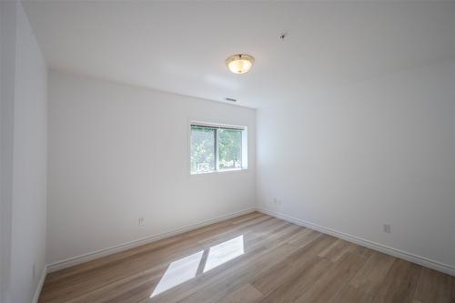 207-2245 Atkinson Street, Penticton, BC - Indoor Photo Showing Other Room