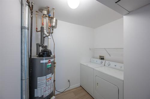 207-2245 Atkinson Street, Penticton, BC - Indoor Photo Showing Laundry Room