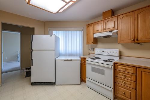 20-115 Redwing Place, Oliver, BC - Indoor Photo Showing Kitchen