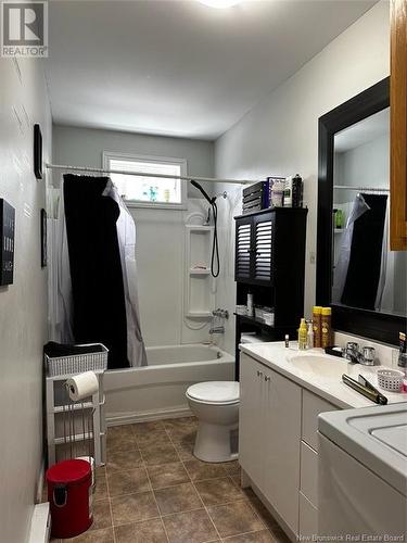 10 Boucher Street, Campbellton, NB - Indoor Photo Showing Bathroom