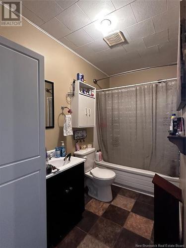 10 Boucher Street, Campbellton, NB - Indoor Photo Showing Bathroom