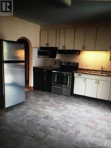 928 Great Northern Rd, Sault Ste. Marie, ON - Indoor Photo Showing Kitchen