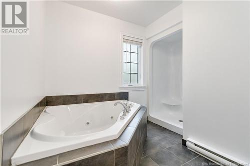 23 Deerfield Drive, Moncton, NB - Indoor Photo Showing Bathroom