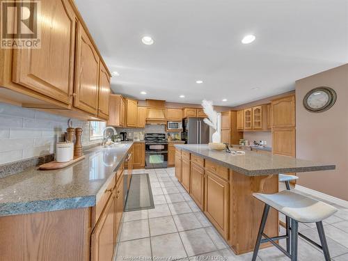 455 Orchard Park Drive, Lakeshore, ON - Indoor Photo Showing Kitchen