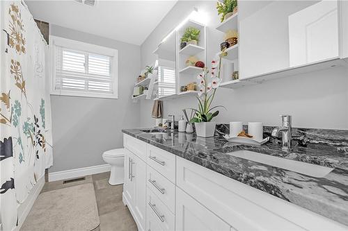 374 Limeridge Road E, Hamilton, ON - Indoor Photo Showing Bathroom