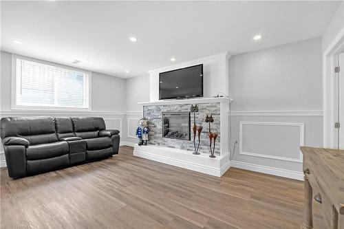 374 Limeridge Road E, Hamilton, ON - Indoor Photo Showing Living Room With Fireplace