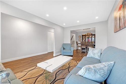 374 Limeridge Road E, Hamilton, ON - Indoor Photo Showing Living Room