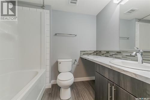 322 5301 Universal Crescent, Regina, SK - Indoor Photo Showing Bathroom