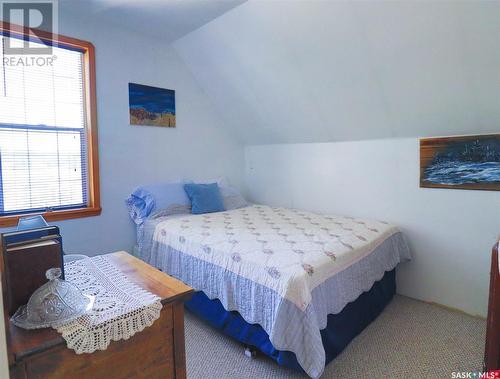 32 11Th Avenue Se, Swift Current, SK - Indoor Photo Showing Bedroom