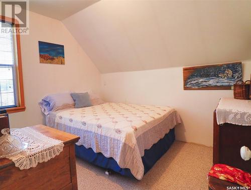 32 11Th Avenue Se, Swift Current, SK - Indoor Photo Showing Bedroom