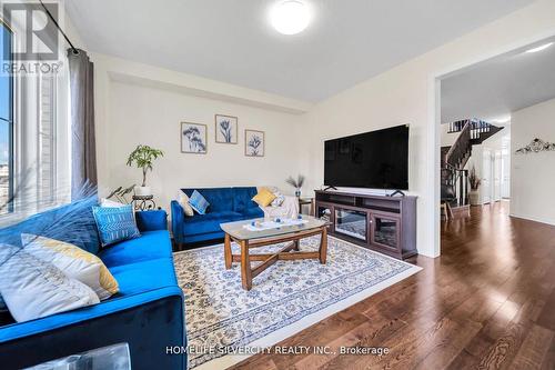 16 Cahill Drive, Brantford, ON - Indoor Photo Showing Living Room