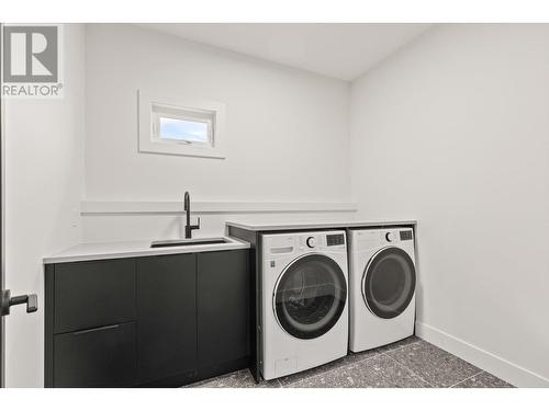 1026 Emslie Street Lot# Lot 7, Kelowna, BC - Indoor Photo Showing Laundry Room