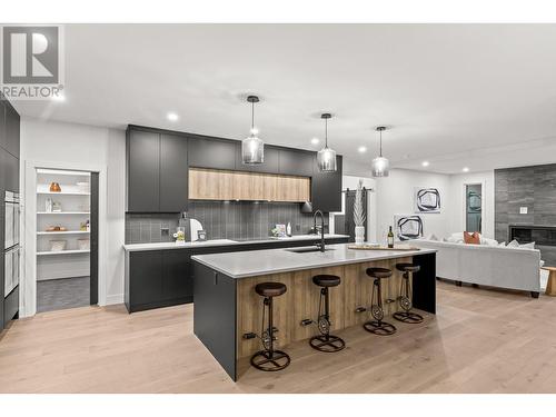 1026 Emslie Street Lot# Lot 7, Kelowna, BC - Indoor Photo Showing Kitchen With Upgraded Kitchen