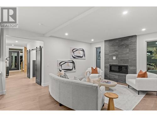 1026 Emslie Street Lot# Lot 7, Kelowna, BC - Indoor Photo Showing Living Room With Fireplace