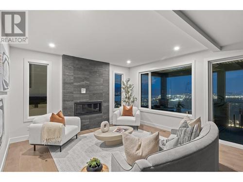 1026 Emslie Street Lot# Lot 7, Kelowna, BC - Indoor Photo Showing Living Room With Fireplace