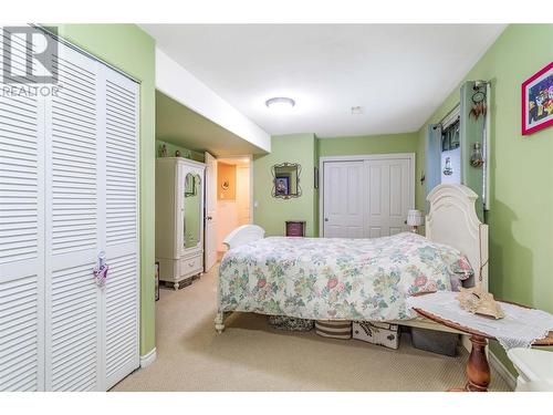 389 Mccarren Avenue, Kelowna, BC - Indoor Photo Showing Bedroom