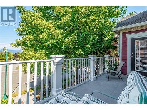 389 Mccarren Avenue, Kelowna, BC - Outdoor