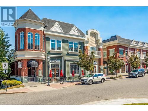 389 Mccarren Avenue, Kelowna, BC - Outdoor With Facade