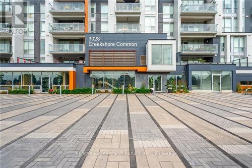 301 - 3028 Creekshore Common, Oakville, ON - Outdoor