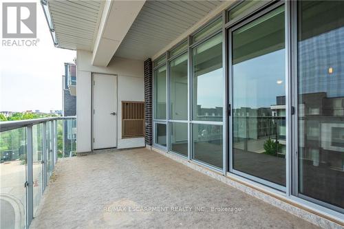 301 - 3028 Creekshore Common, Oakville, ON - Outdoor With Exterior