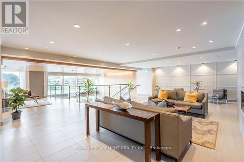 301 - 3028 Creekshore Common, Oakville, ON - Indoor