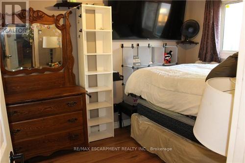 23 Lamb Court, Hamilton (Lisgar), ON - Indoor Photo Showing Bedroom