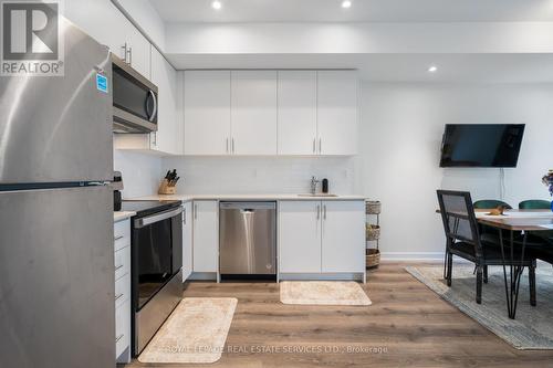 13 - 3415 Ridgeway Drive, Mississauga (Erin Mills), ON - Indoor Photo Showing Kitchen With Stainless Steel Kitchen