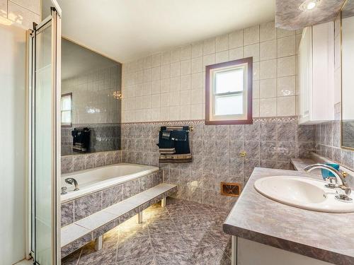 Salle de bains - 296 Rue Chambly, Longueuil (Greenfield Park), QC - Indoor Photo Showing Bathroom