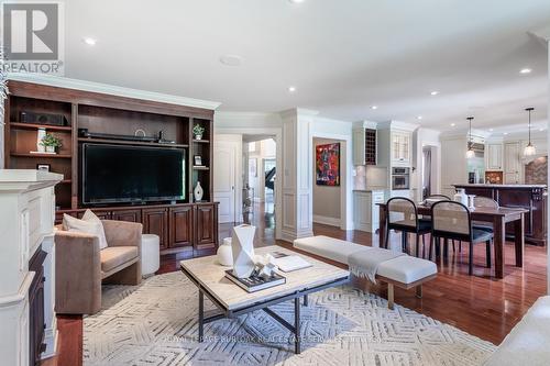 2185 Meadowland Drive, Oakville (River Oaks), ON - Indoor Photo Showing Living Room