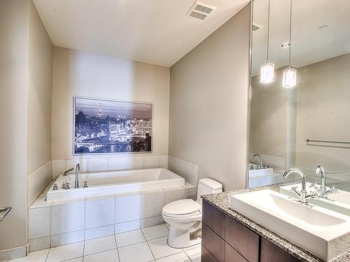 Ensuite bathroom - 612-1000 Rue De La Commune E., Montréal (Ville-Marie), QC - Indoor Photo Showing Bathroom