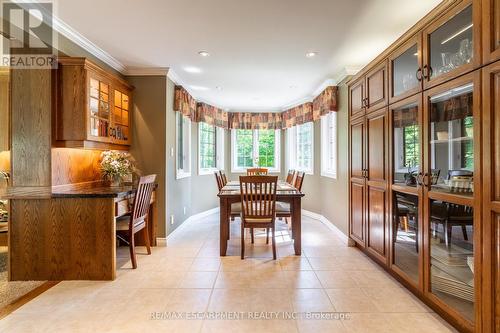 47 Woodend Drive, Hamilton, ON - Indoor Photo Showing Dining Room